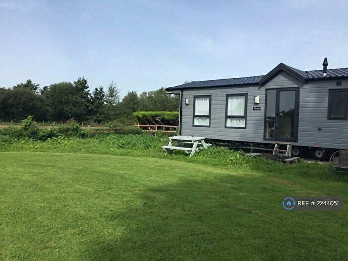 2 Bedroom Mobile Home To Rent In Black Horse Lane, Winterbourne Earls, Salisbury, SP4