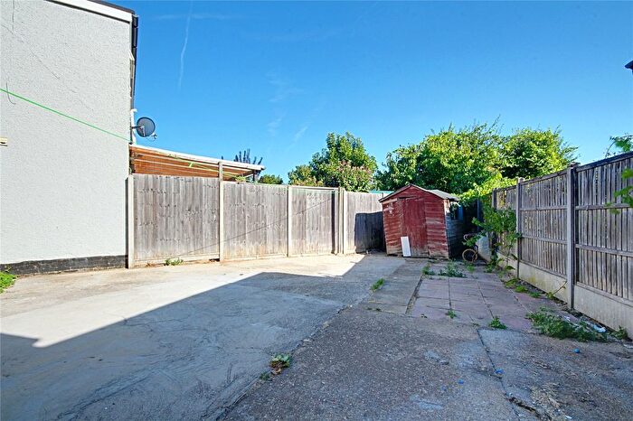 3 Bedroom Semi-Detached House To Rent In Longfield Avenue, Enfield, Middlesex, EN3