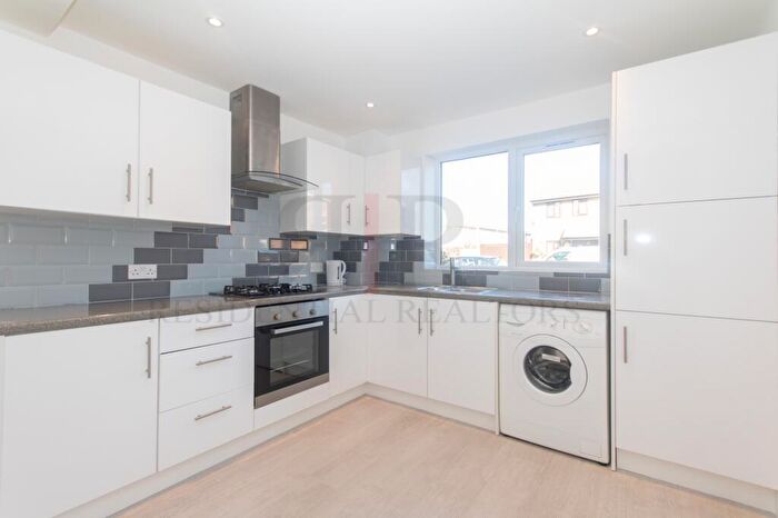 3 Bedroom Terraced House To Rent In Star Lane, London, E16