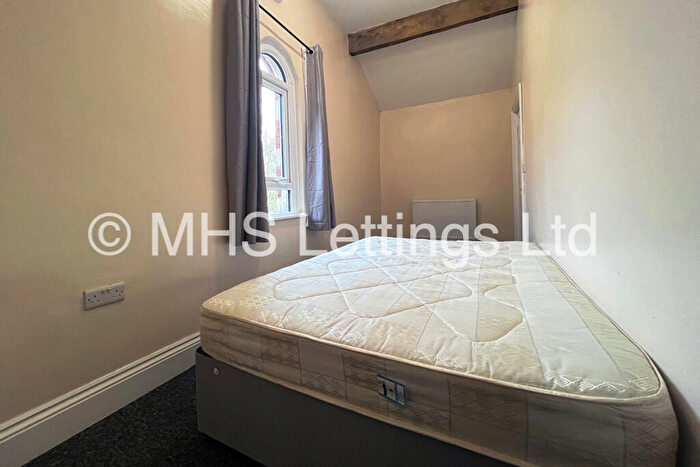1 Bedroom Flat To Rent In Flat, Moorland Road, Leeds, LS6