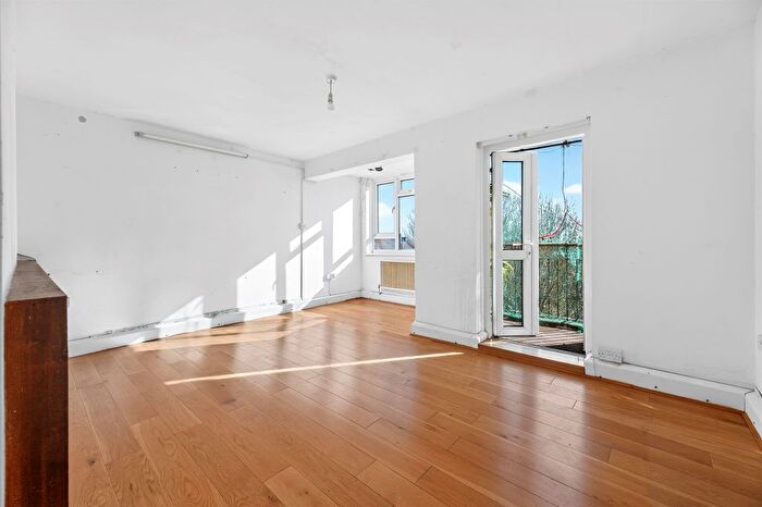 4 Bedroom Flat For Sale In Chobham Gardens, London, SW19