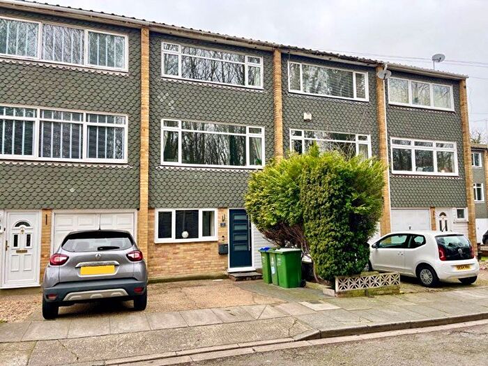 3 Bedroom Terraced House For Sale In Cornell Close, Sidcup, DA14