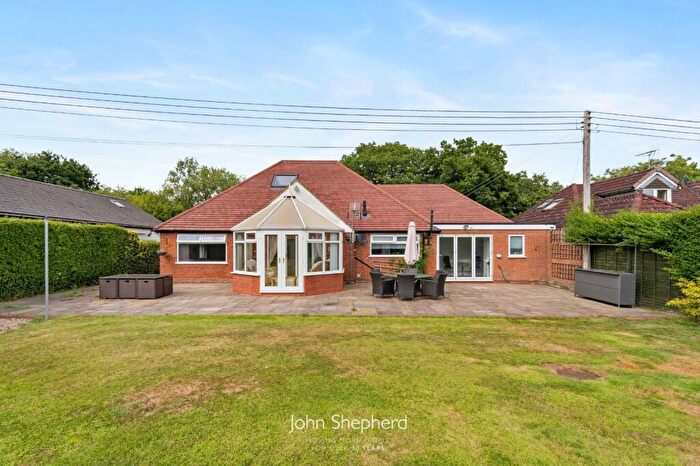 3 Bedroom Bungalow For Sale In Grimpits Lane, Birmingham, Worcestershire, B38