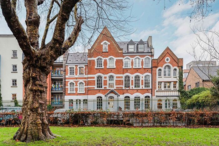 3 Bedroom Flat For Sale In Martello Street, London, E8