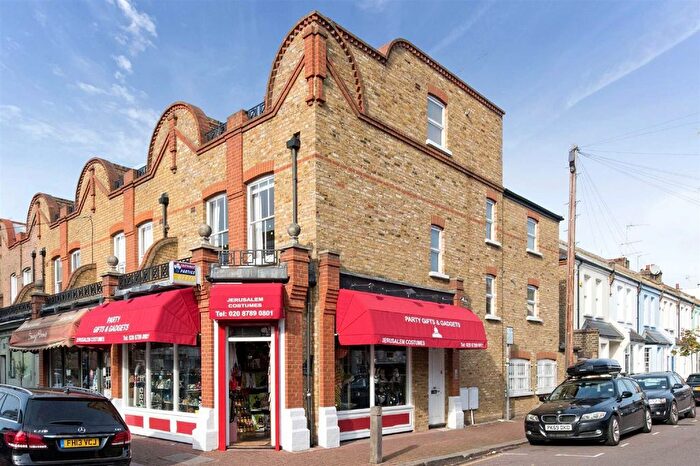 2 Bedroom Flat To Rent In Lacy Road, London, SW15