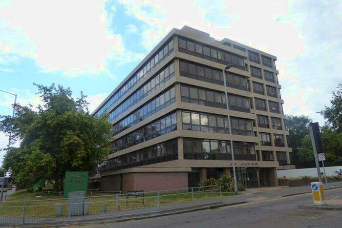 1 Bedroom Apartment To Rent In Hanover House, Kings Road, Reading, RG1