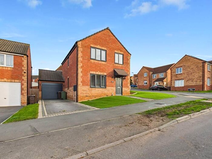 4 Bedroom Detached House For Sale In Plowes Way, Knottingley, WF11