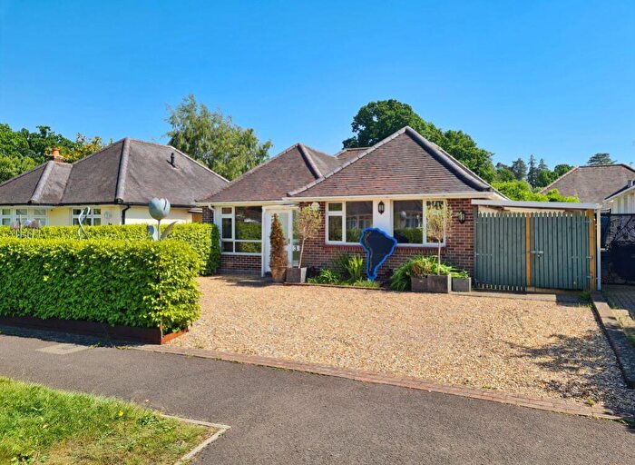 2 Bedroom Detached Bungalow For Sale In Ashdene Road, Ashurst, SO40