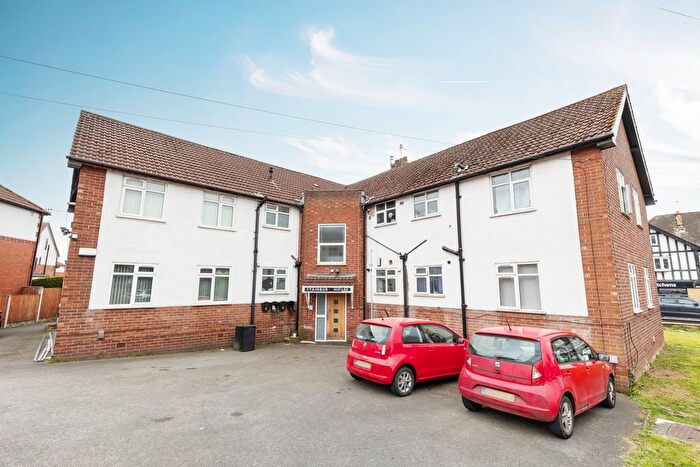 2 Bedroom Flat To Rent In Harrogate Road, Moortown, Leeds, LS17