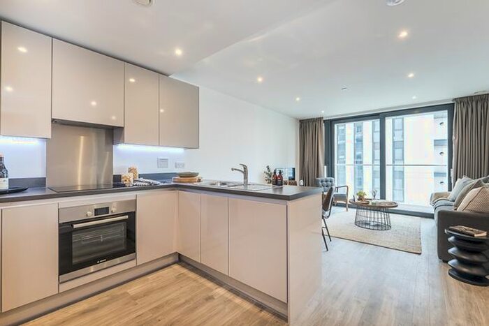 2 Bedroom Flat To Rent In Sutton Court Road, Sutton, SM1