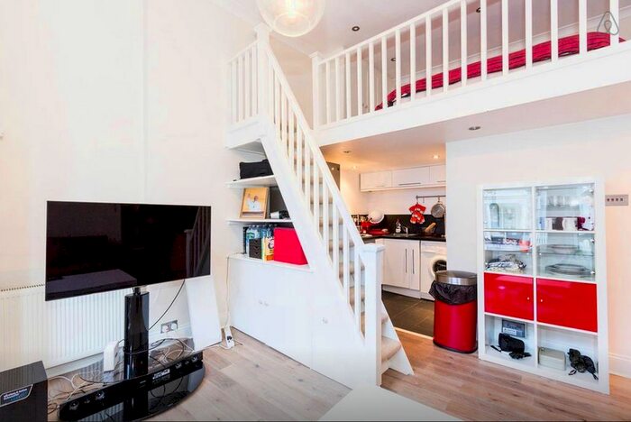 1 Bedroom Flat To Rent In Flat, Sinclair Gardens, London, W14