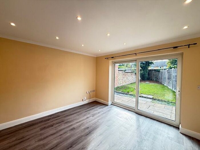 2 Bedroom Detached House To Rent In Ridgehurst Avenue, Watford, WD25