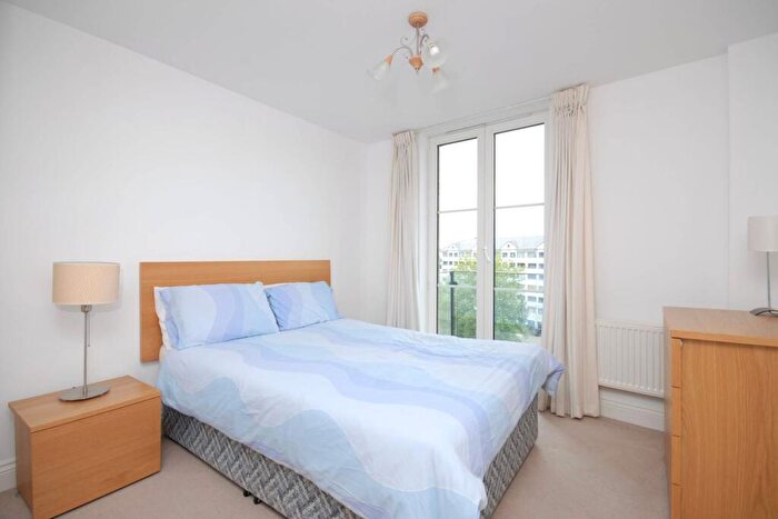 3 Bedroom Flat To Rent In Palgrave Gardens, Baker Street, London, NW1