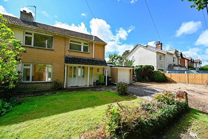 3 Bedroom Semi-Detached House For Sale In Greenhill Close, Wimborne, BH21