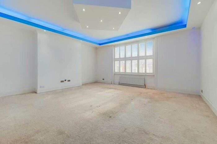 3 Bedroom Flat To Rent In Chislehurst Road, Chislehurst, BR7