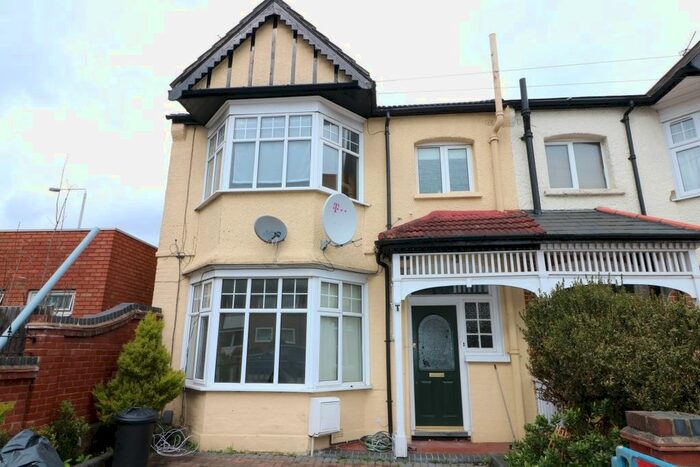 3 Bedroom Semi-Detached House To Rent In Derby Road, London, E18