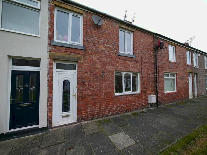 3 Bedroom Terraced House To Rent In Lamb Terrace, West Allotment, Newcastle Upon Tyne, NE27