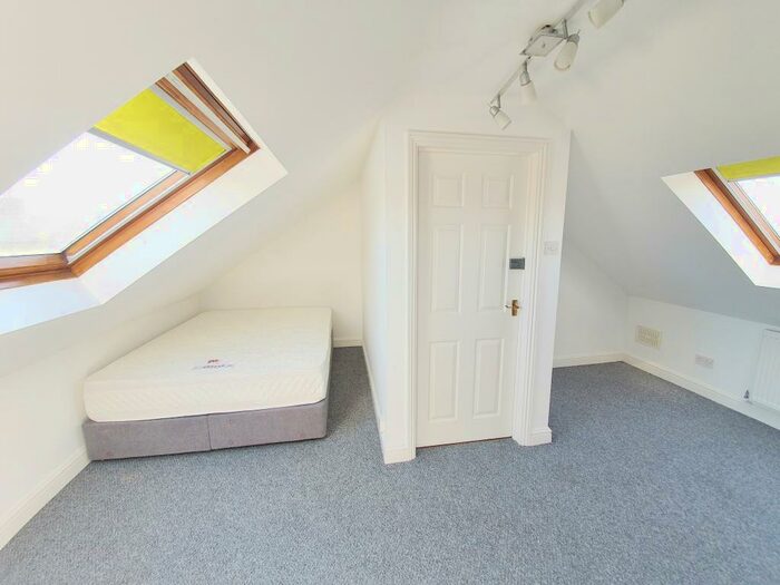 1 Bedroom Detached House To Rent In Room, Hemingford Road, Cambridge, CB1