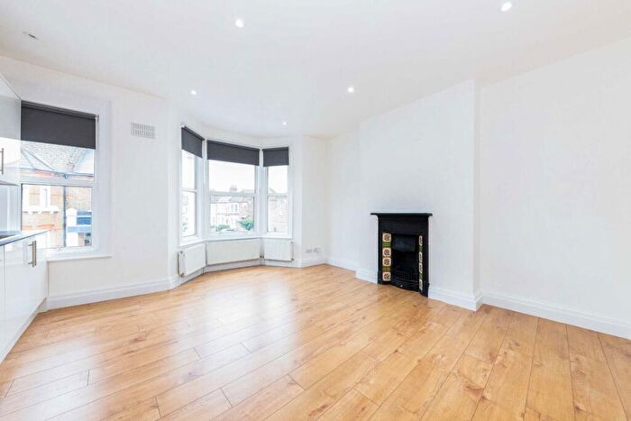 2 Bedroom Flat To Rent In College Road, College Road, NW10