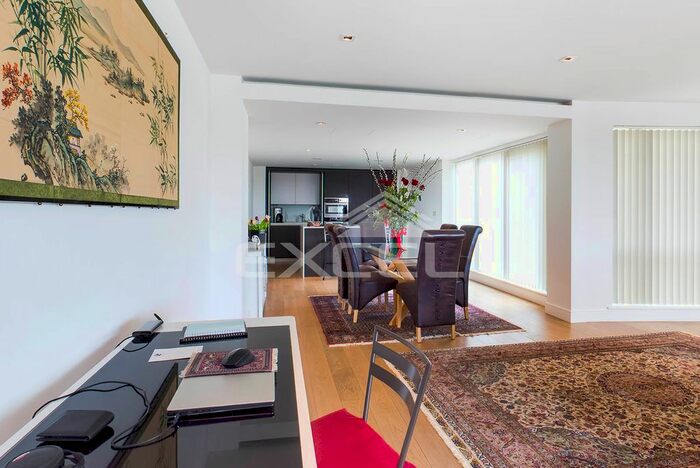 3 Bedroom Flat To Rent In Kew Bridge Road, Brentford, London, TW8