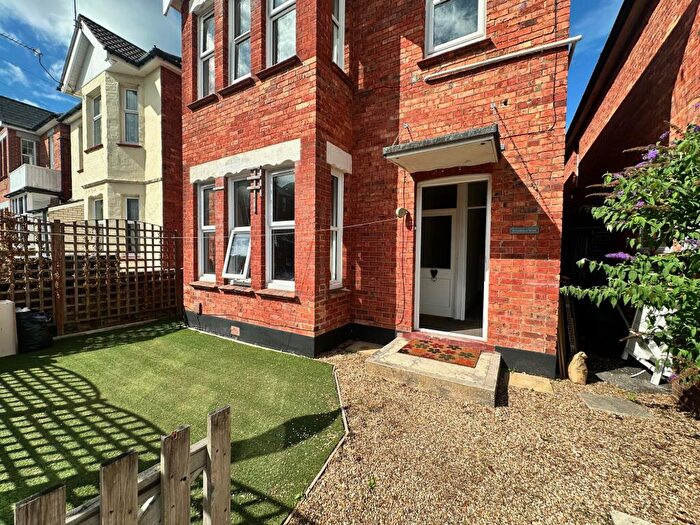 2 Bedroom Flat To Rent In Frederica Road, Bournemouth, BH9