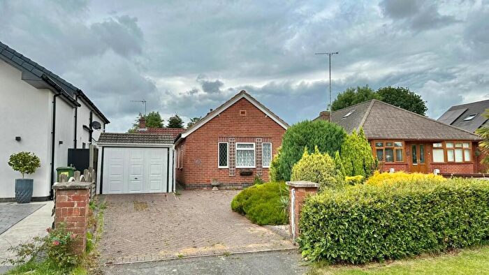 3 Bedroom Detached Bungalow To Rent In Heather Road, Coventry, CV3