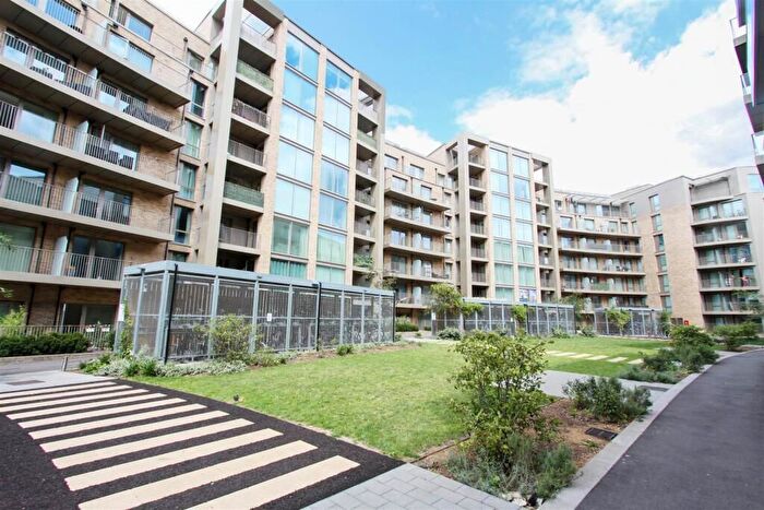 2 Bedroom Flat For Sale In Garnet Place, West Drayton, UB7