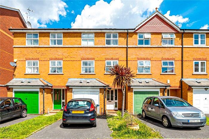 4 Bedroom Terraced House To Rent In Massingberd Way, London, SW17