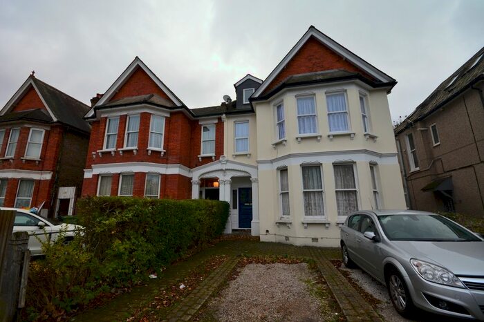 2 Bedroom Flat To Rent In Culverley Road, London, SE6