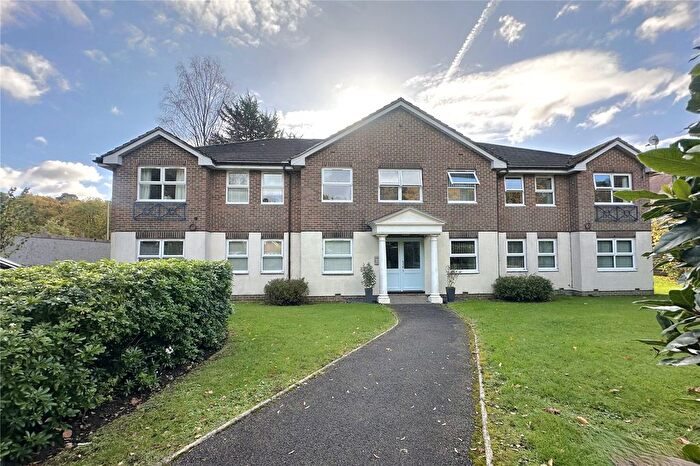 1 Bedroom Flat For Sale In The Maultway North, Camberley, Surrey, GU15