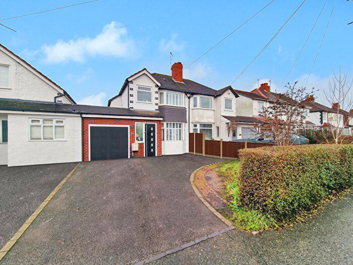 3 Bedroom Semi-Detached House To Rent In Yoxall Road, Shirley, B90