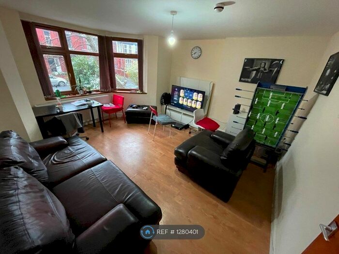 5 Bedroom Flat To Rent In Egerton Road, Manchester M14