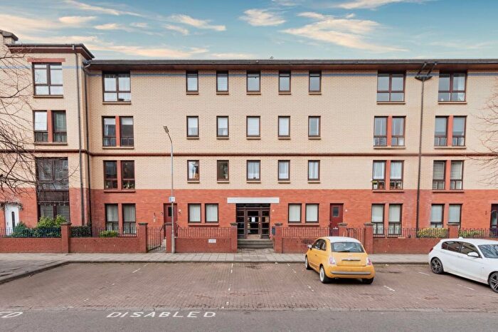 3 Bedroom Flat To Rent In Cromwell Street, Flat /, St Georges Cross, Glasgow, G20