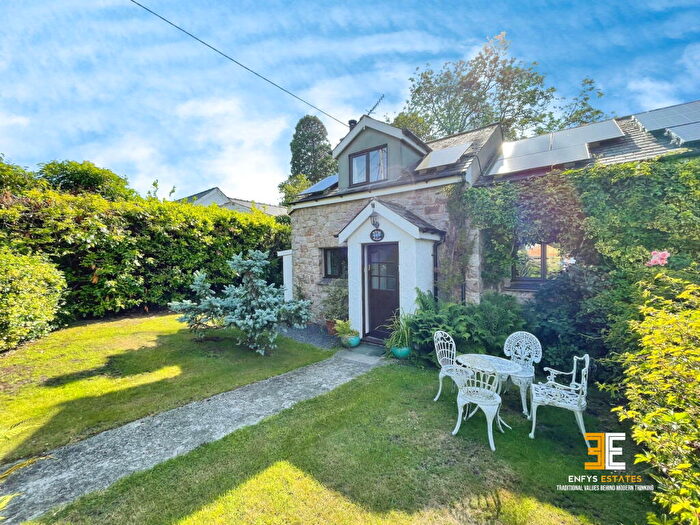 3 Bedroom End Of Terrace House For Sale In Rowen, Conwy, LL32