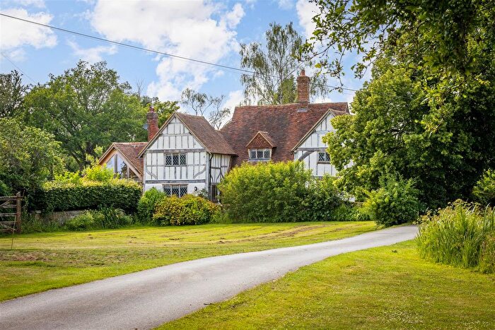 4 Bedroom Detached House To Rent In Alfold Road, Cranleigh, GU6