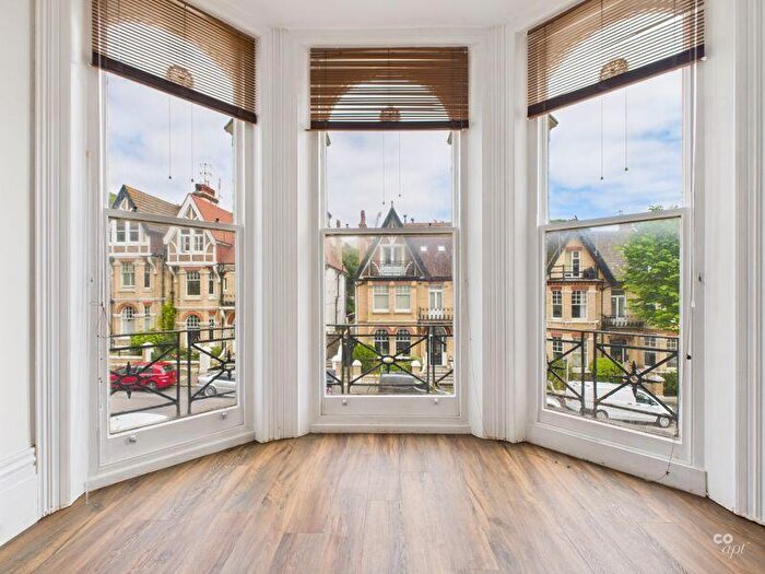 2 Bedroom Apartment To Rent In Cambridge Road, Hove, BN3