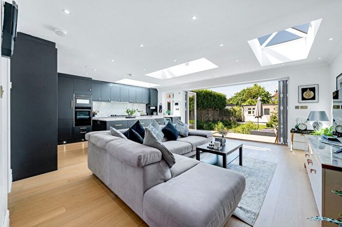 5 Bedroom Semi-Detached House To Rent In Rockford Avenue, Perivale, UB6