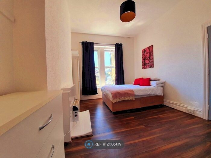 Studio To Rent In First Floor A Poole Road, Dorset, BH4