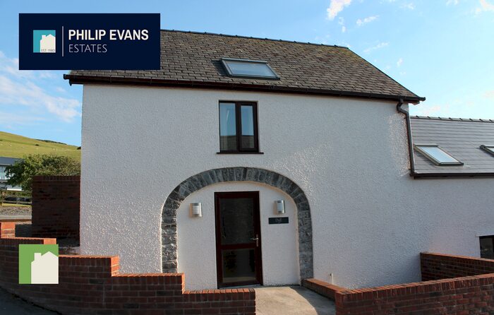 2 Bedroom Cottage To Rent In Brynrodyn Caravan Park, Borth, SY24