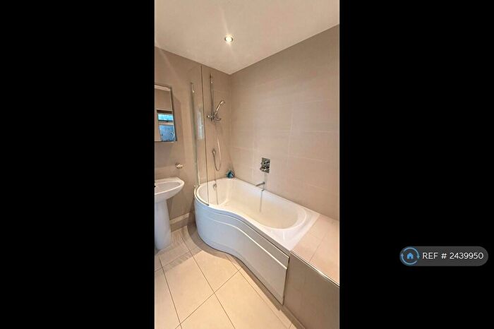 Studio To Rent In Haig Road, Stanmore, HA7