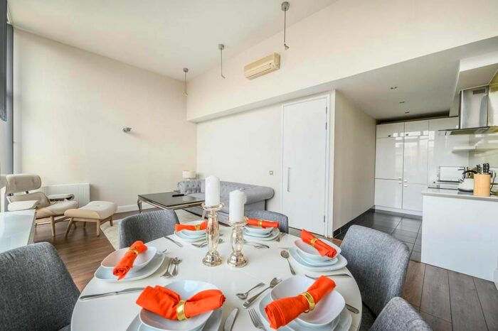 2 Bedroom Flat To Rent In City Road, Old Street, London, EC1V