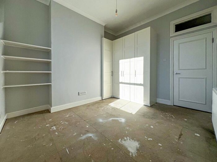 2 Bedroom Apartment To Rent In Weech Road, West Hampstead, NW6
