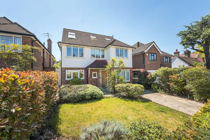 5 Bedroom Flat To Rent In Vicarage Road, London, SW14