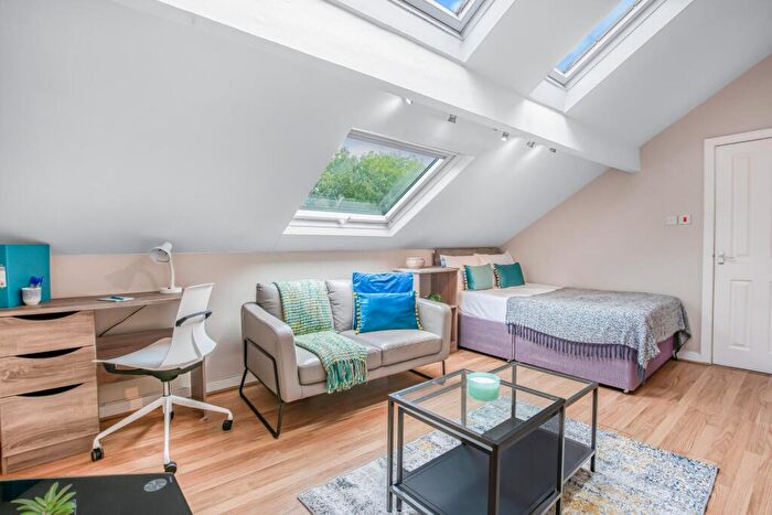 1 Bedroom Flat To Rent In Vinery Road, Leeds, LS4