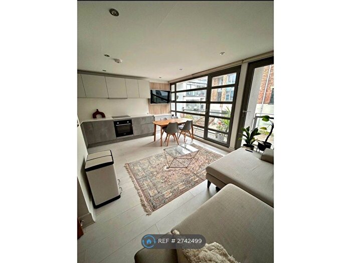 2 Bedroom Flat To Rent In Tanners Yard Treadway Street London, London, E2