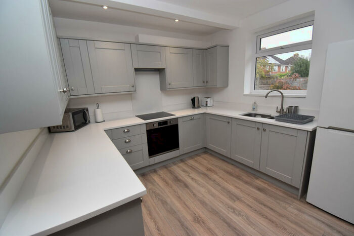 2 Bedroom Bungalow To Rent In Cameron Close, Leamington Spa, Warwickshire, CV32