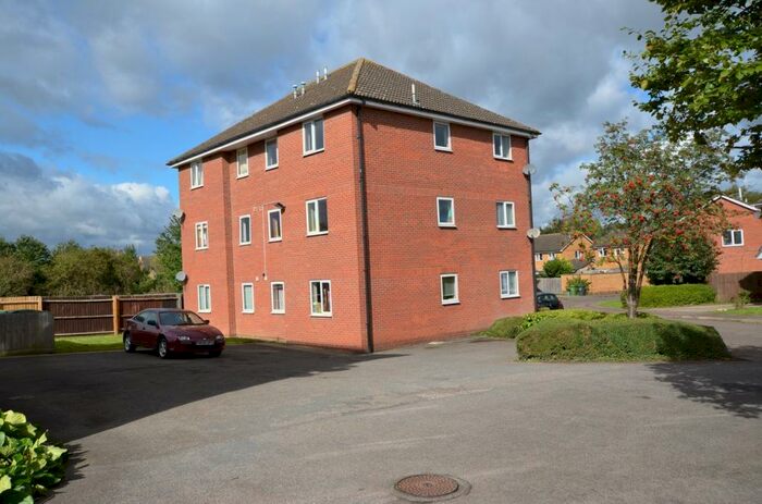 2 Bedroom Flat To Rent In Flamborough Close, Woodston, Peterborough, PE2