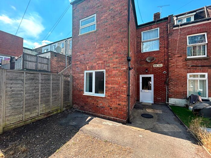 1 Bedroom Flat To Rent In Holdenhurst Road, Bournemouth, BH8