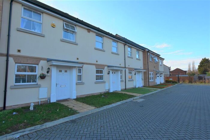 2 Bedroom Property To Rent In Summer Drive, West Drayton, UB7