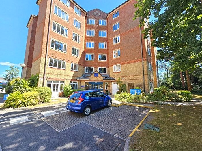 2 Bedroom Flat For Sale In Melton Court, Lindsay Road, BH13